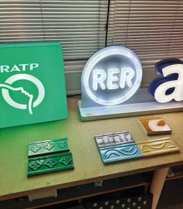 Au travers des différentes réalisations qui y auront été développées, le LabDesign illustre combien la signalétique reste un art éminemment technique