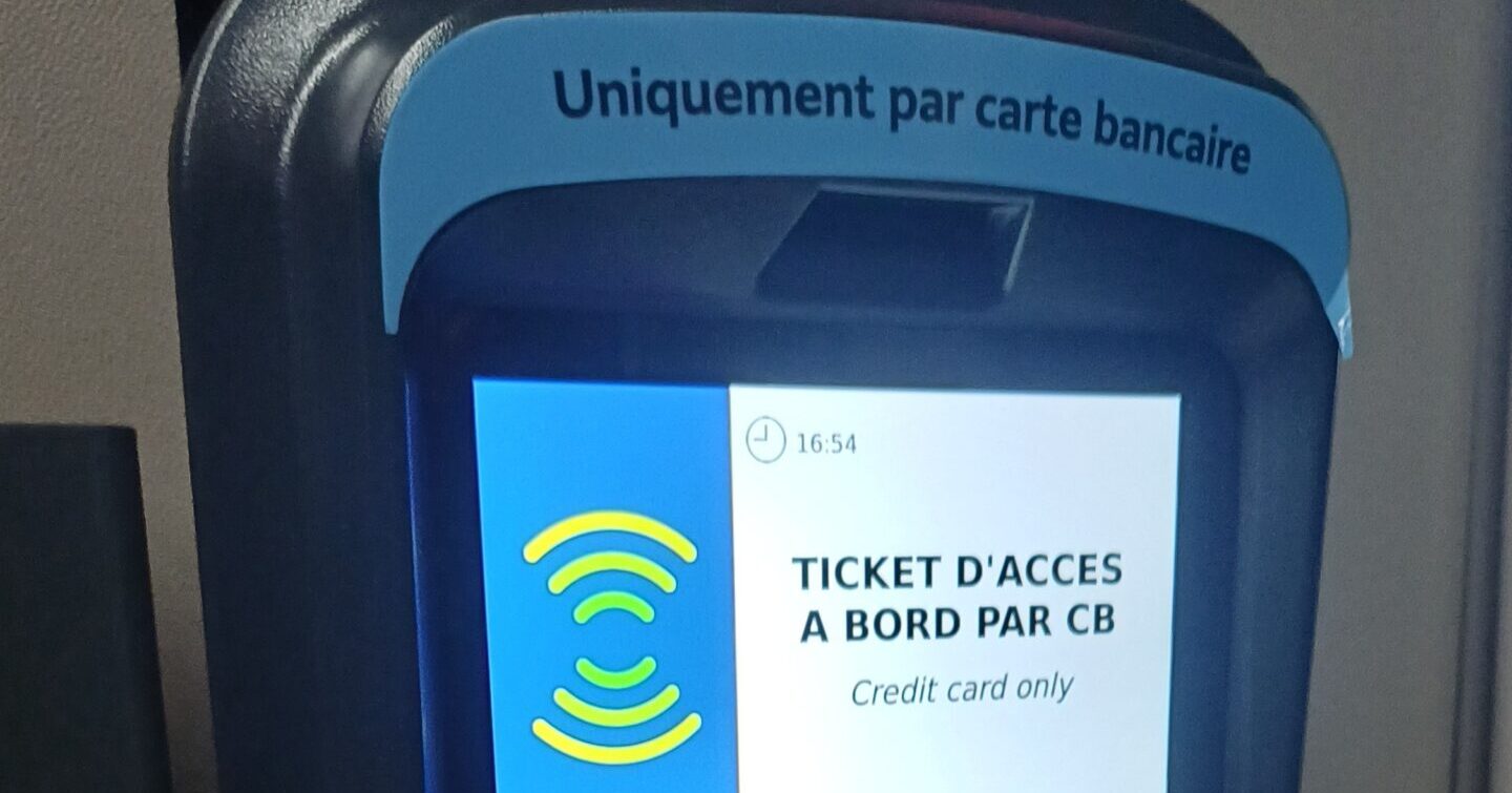 La carte bancaire s’invite dans les bus parisiens
