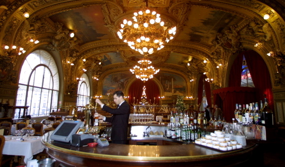 Le Train Bleu : vente aux enchères réussie, mais déception des défenseurs du patrimoine