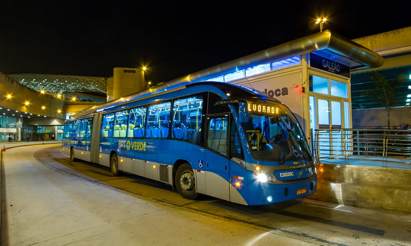 Brésil : les TransCarioca en route pour la Coupe du Monde