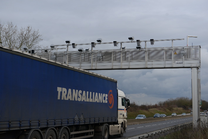 L’écotaxe remplacée par un péage de transit