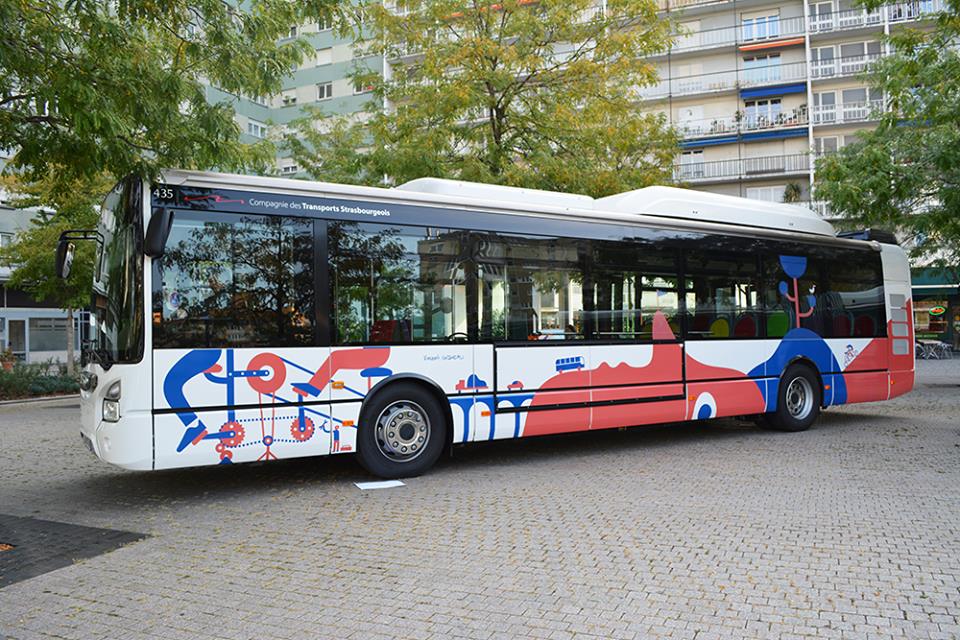 Strasbourg . Des bus habillés par le dessinateur Vincent Godeau